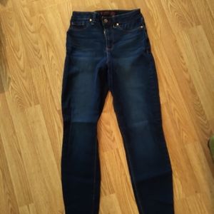 Dark wash jeggings